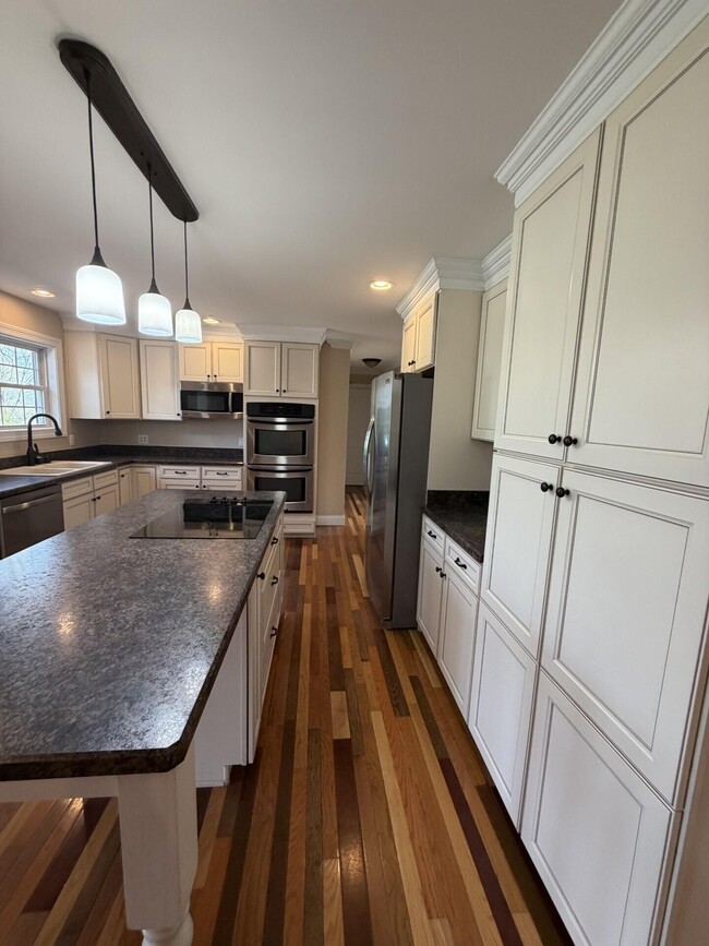 Building Photo - 110 Pineur Rd