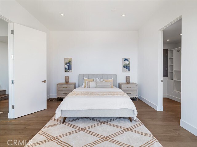 Building Photo - 2287 Sunset Plaza Dr