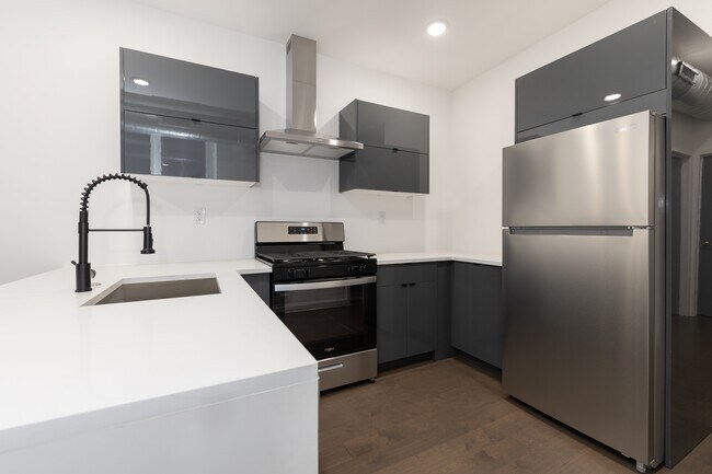Building Photo - 1525 N 6th St