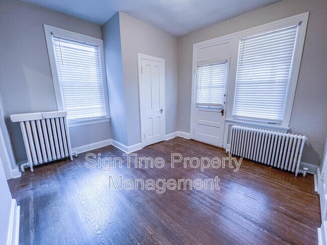 Building Photo - 59 Broadway