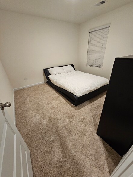 Building Photo - 11992 Conrad Cir