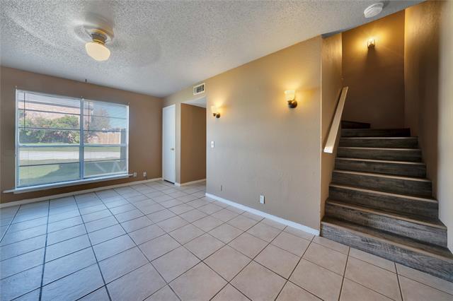 Building Photo - 201 S Las Vegas Trail