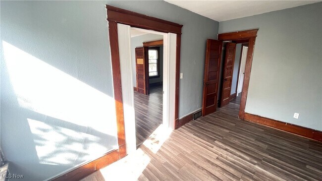 Building Photo - 4322 Bush Ave