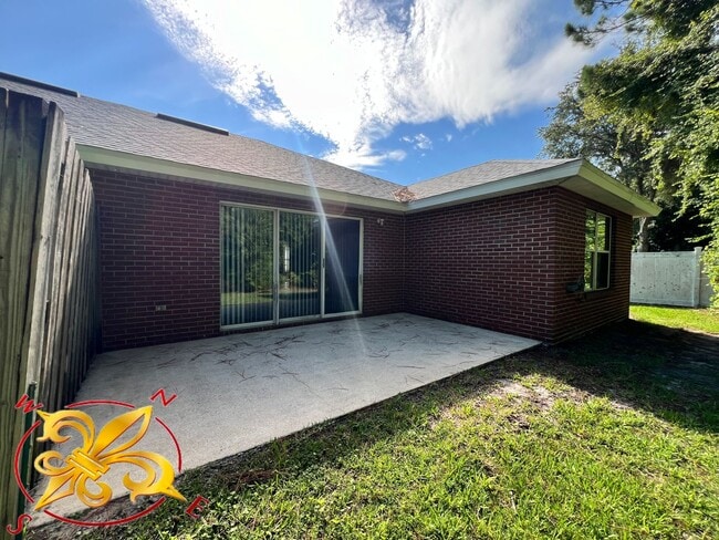 Building Photo - 3/2 - K- Section Great Location Off 100 an...