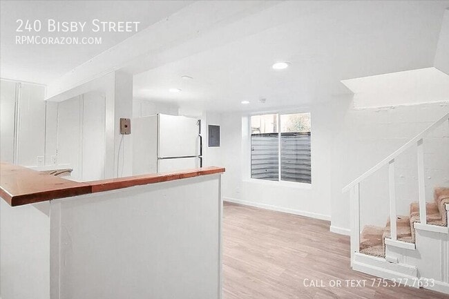 Building Photo - 240 Bisby St