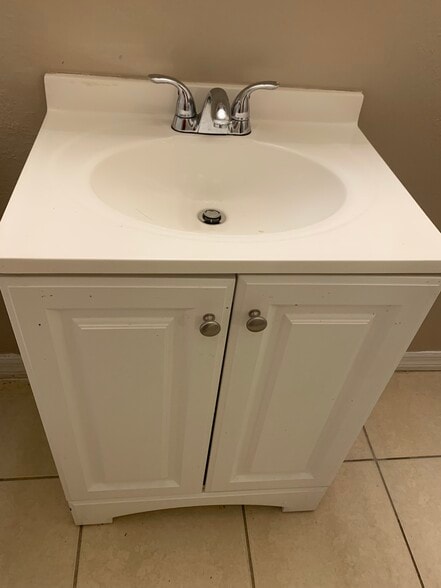 Building Photo - 10008 N Lantana Ave