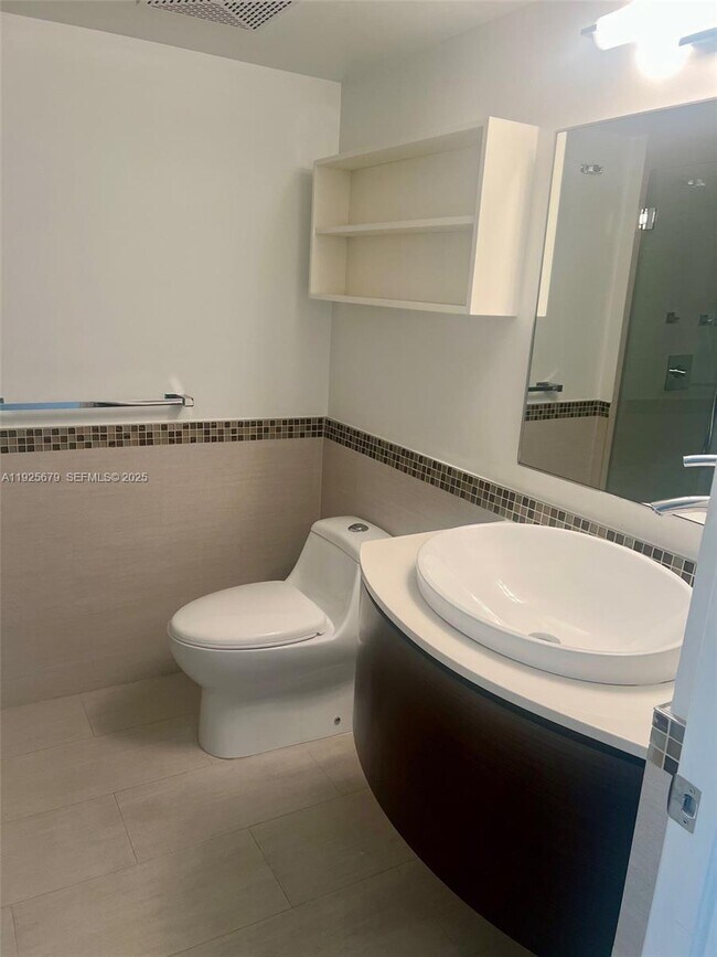 Building Photo - 2101 Brickell Ave