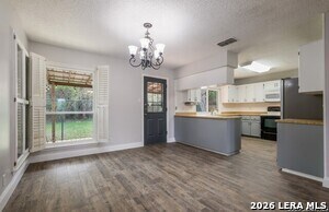 Building Photo - 214 Crystal