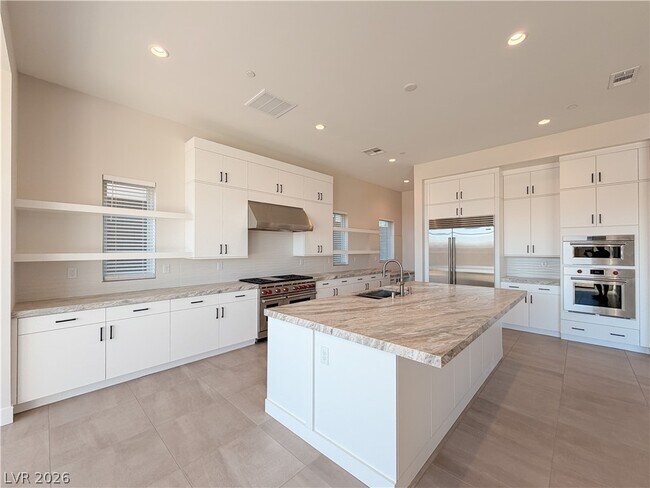 Building Photo - 10761 Canyon Bloom Dr