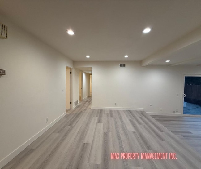 Building Photo - Charming and Spacious 4-Bedroom Home for Rent in South San Francisco!