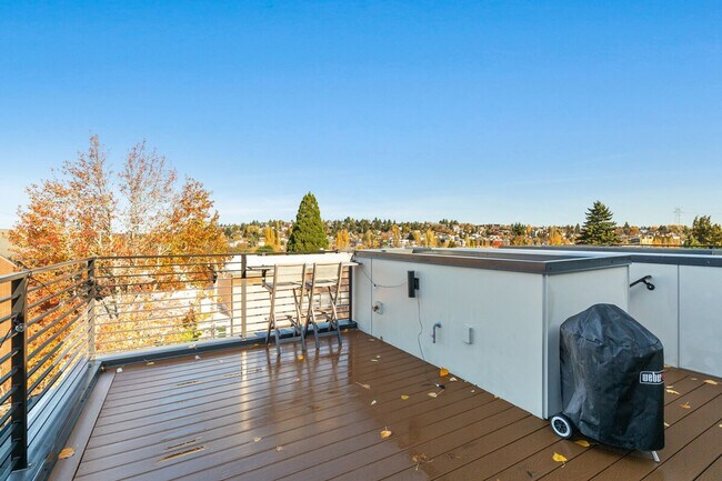 Building Photo - 67C W Dravus St