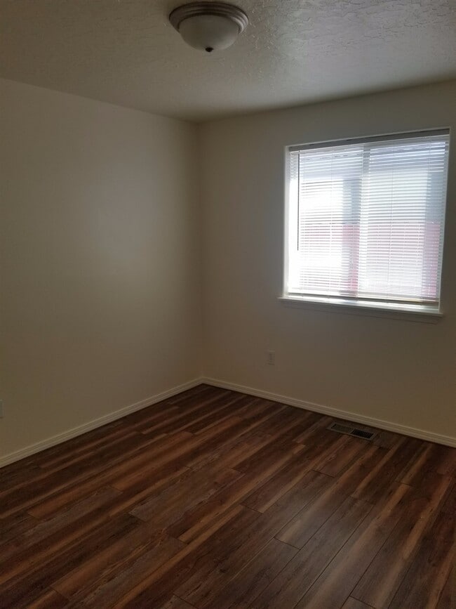 Building Photo - 16457 Cassidy Dr