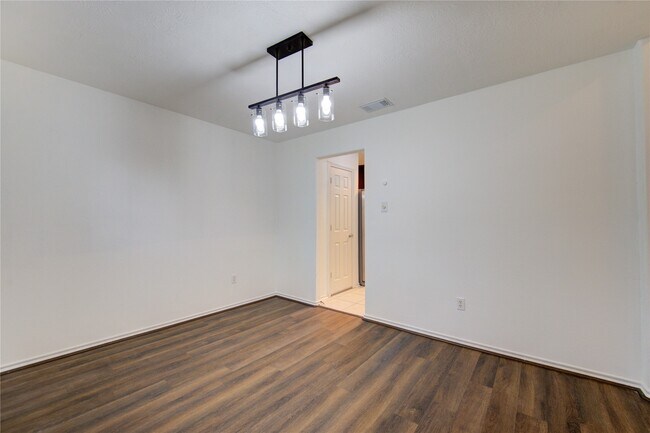 Building Photo - 5010 Moss Garden Ln