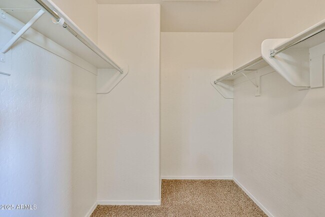 Building Photo - 25771 W Satellite Ln