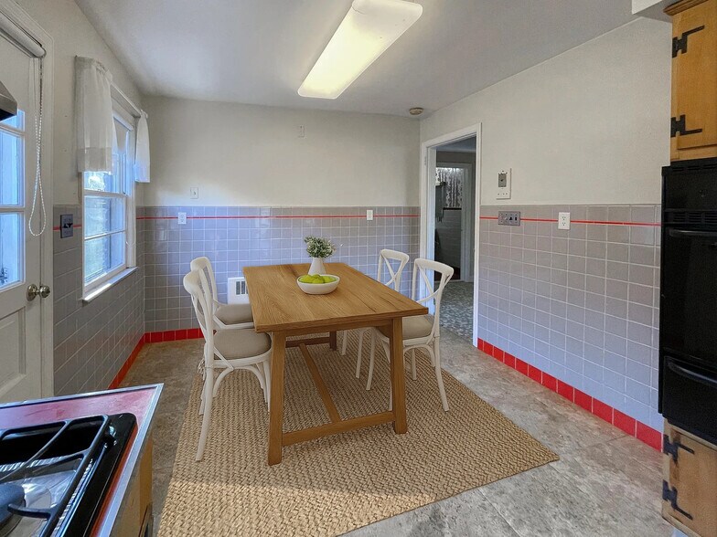 Building Photo - 15 Columbia Tpke