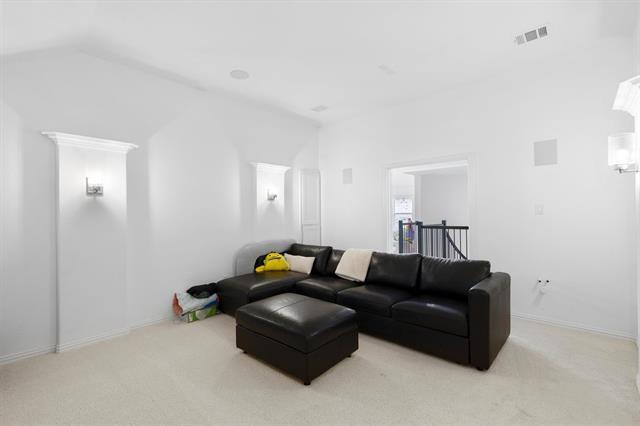 Building Photo - 10720 Canoe Dr