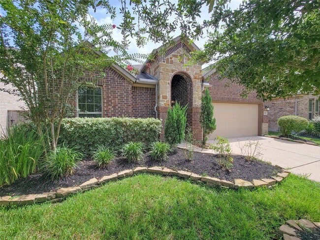 Building Photo - "Charming 3-Bed, 2-Bath Retreat in Humble, TX – Your Perfect Home Awaits on Justin Ridge Ln!"