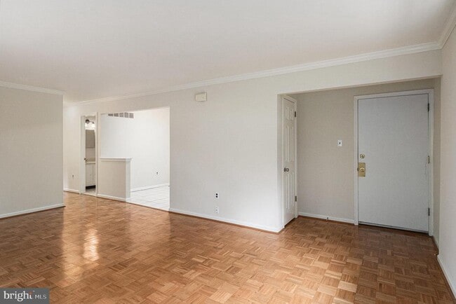 Building Photo - 805 Wyndmoor Ave