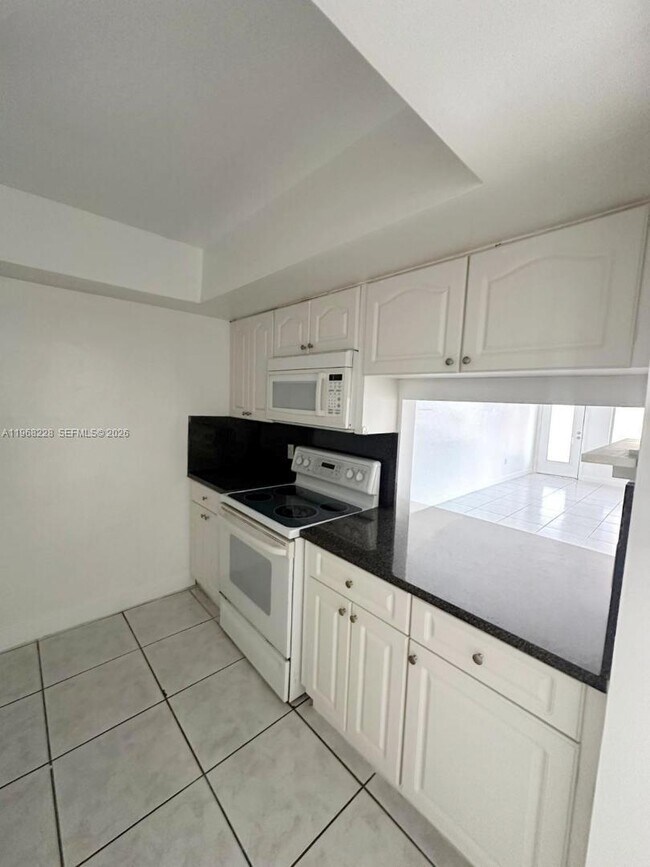 Building Photo - 1885 NE 121st St