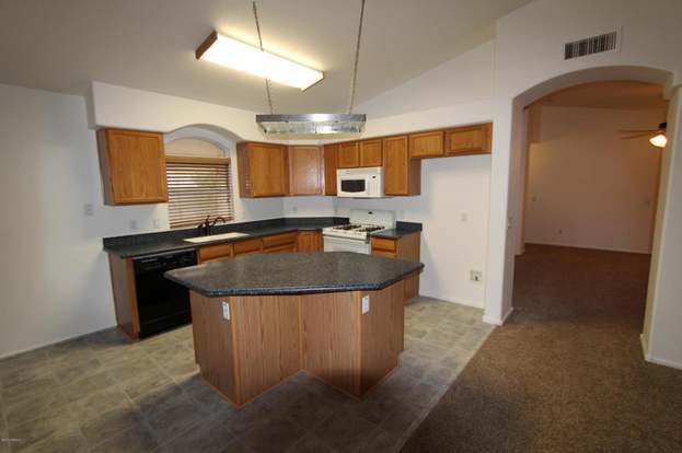 Building Photo - 2697 S 156th Dr