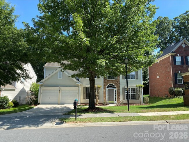 Building Photo - 9901 Hazelview Dr