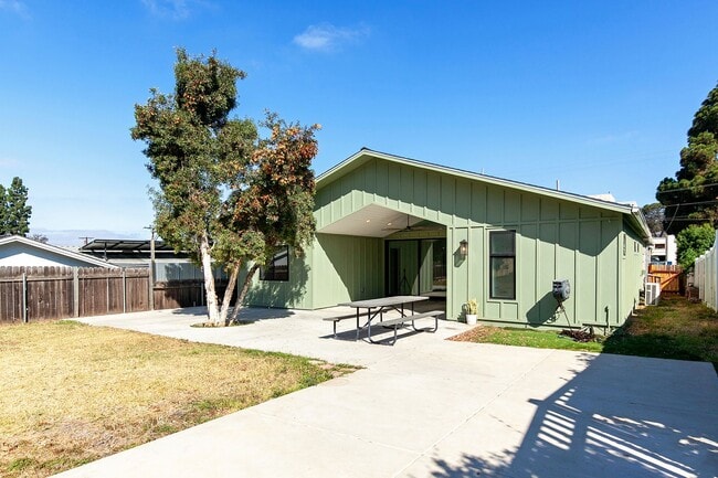 Building Photo - 7843 Quince St