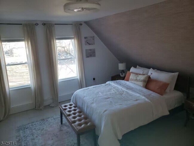 Building Photo - 187 Milford Ave