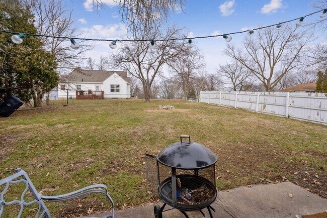 Building Photo - 603 W 18th St