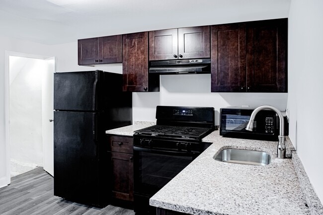 Building Photo - 2348 Moore St