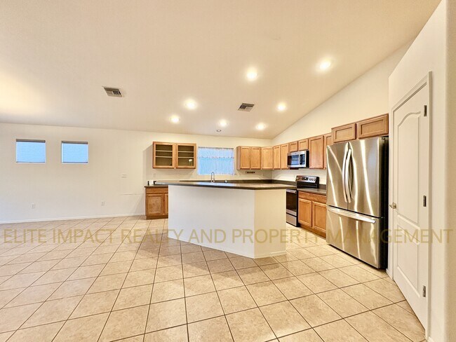 Building Photo - 7159 E Cherrywood St