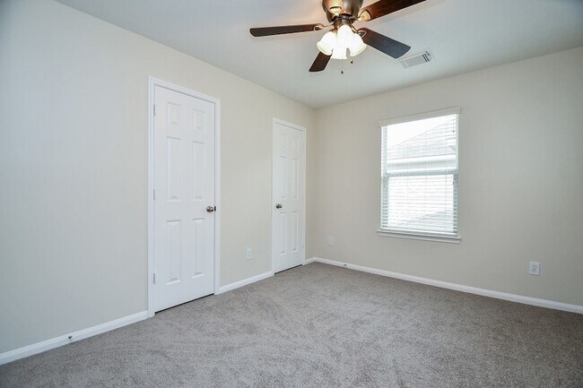 Building Photo - 1115 Eden Park Ln