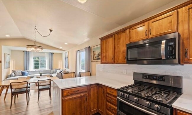 Building Photo - Beautiful 4 Bedroom in Loveland