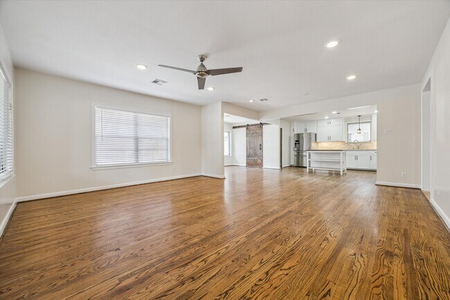 Primary Photo - 1719 W 23rd St