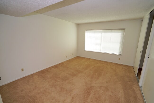 Building Photo - Old Orchard I Home for Rent in Valencia!