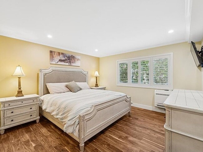 Building Photo - "Spacious 2-Bed, 2-Bath Gem in Prime Bellevue Location - 1455 Sq Ft of Modern Living!"