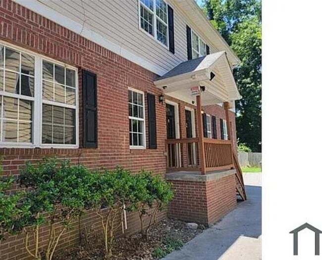 Building Photo - 988 Sims Ave NW