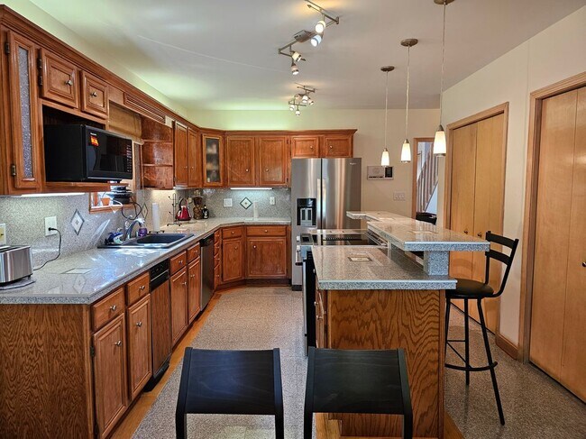Building Photo - 5 Autumn Hill Ct