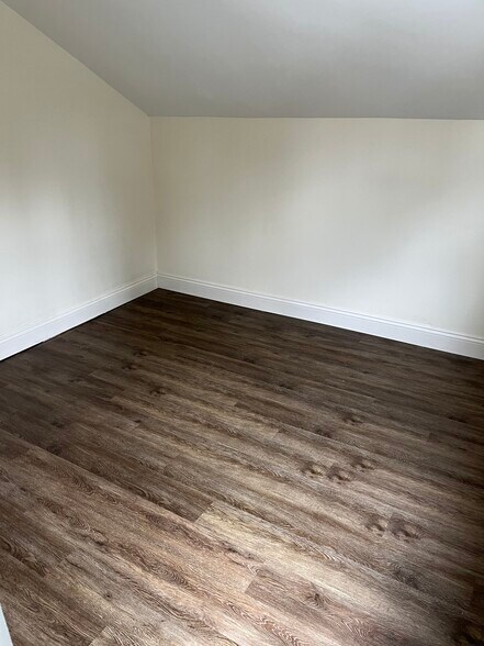 Bedroom 1 - 47 Fennell St