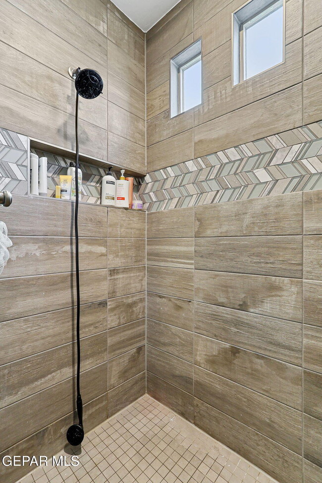 Building Photo - 883 Crystal Rook Dr