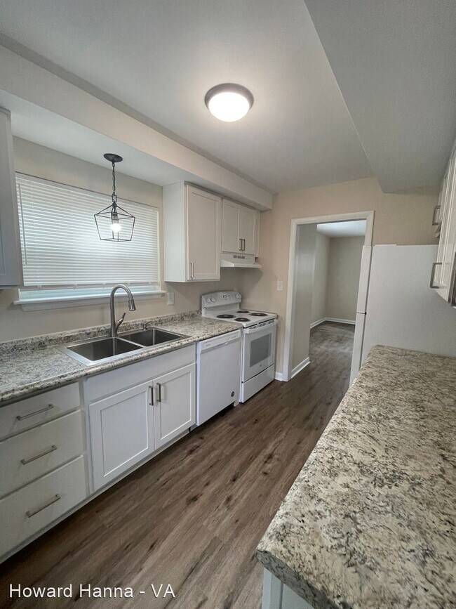 Building Photo - 3 br, 2.5 bath House - 8535 Devon Street