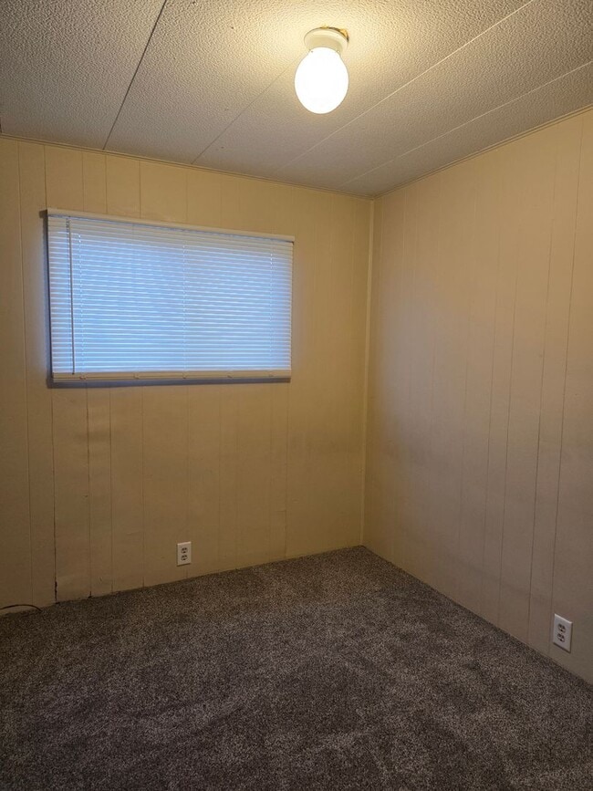 Building Photo - Affordable, Cute, Cozy