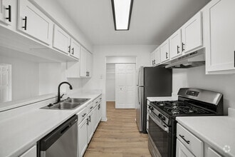 Building Photo - ReNew Woodland Ranch North