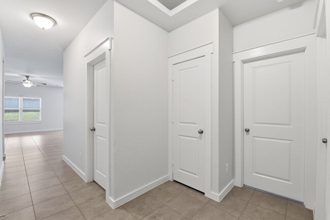 Building Photo - 12411 Southern Trail Ct