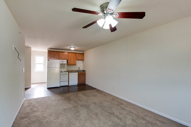 Building Photo - 1026 Bluemont Ave