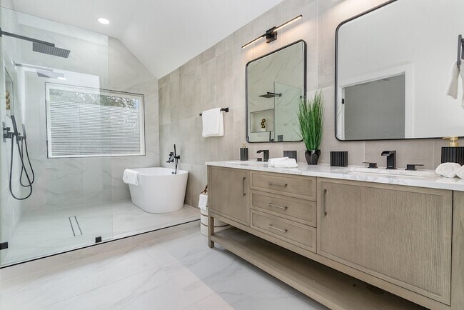 Building Photo - 17732 Windflower Way