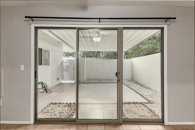 Building Photo - 13066 N 100th Dr