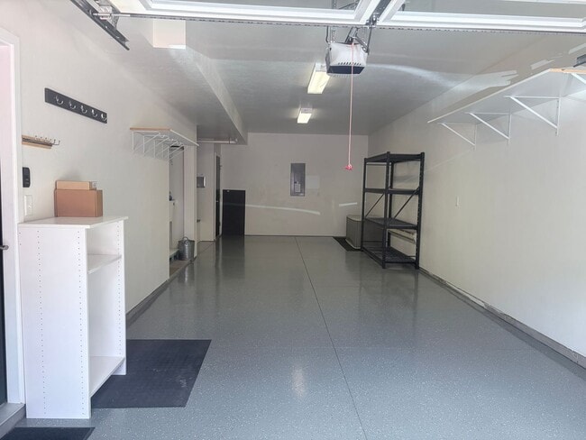 Building Photo - 220 Metz Ln