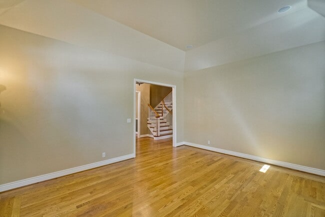 Building Photo - Stunning two-story spacious home on tranquil tree-lined street.