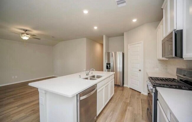 Building Photo - 21607 Blue Sapphire Ct