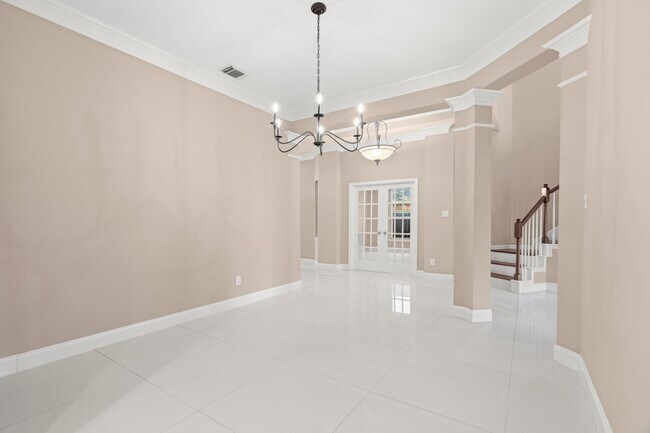 Building Photo - 10011 Lakeside Gables Dr